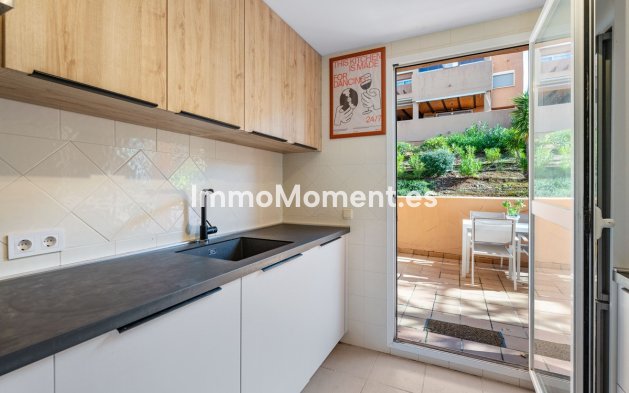 Resale - Apartment - Marbella - Elviria