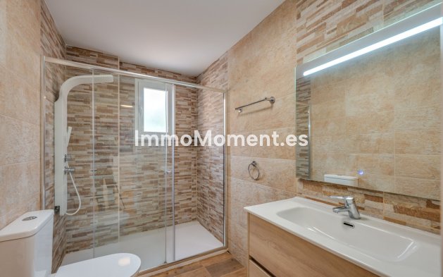 Resale - Apartment - Marbella - Elviria