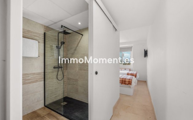 Resale - Apartment - Marbella - Elviria