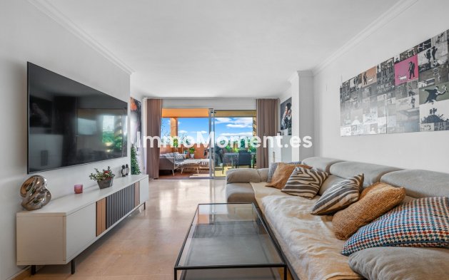 Resale - Apartment - Marbella - Elviria