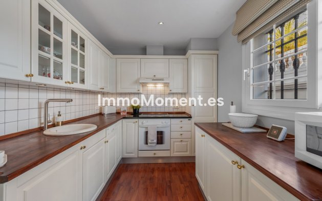 Resale - Townhouse - Marbella - Nueva Andalucía