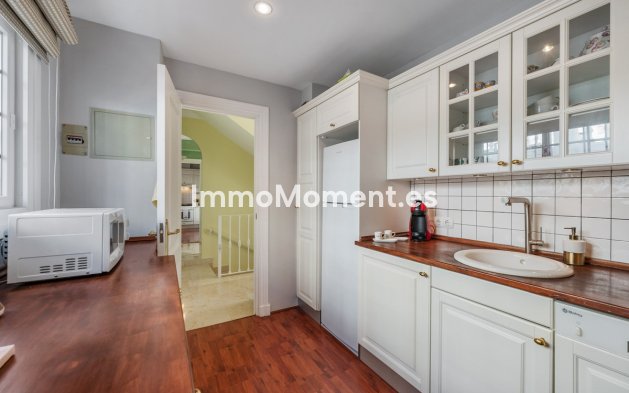 Resale - Townhouse - Marbella - Nueva Andalucía