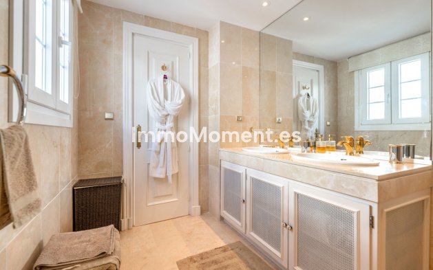 Resale - Townhouse - Marbella - Nueva Andalucía