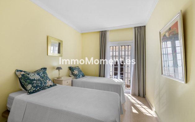 Resale - Townhouse - Marbella - Nueva Andalucía