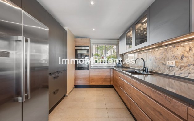 Wiederverkauf - Wohnung - Marbella - Guadalmina Alta