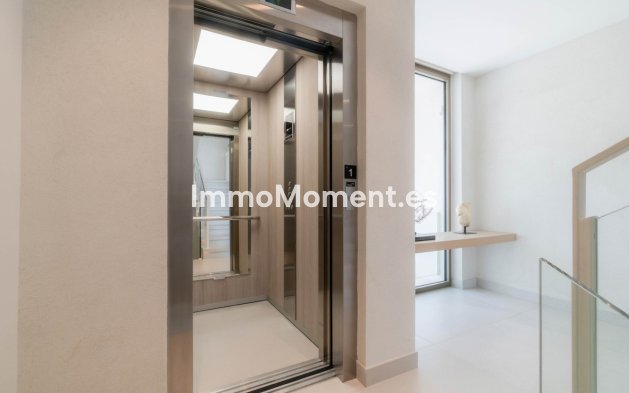 Wiederverkauf - Villa - Marbella - Nueva Andalucía