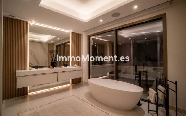 Wiederverkauf - Villa - Marbella - Nueva Andalucía