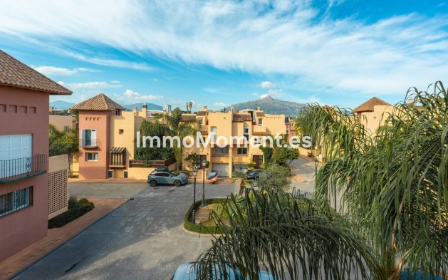 Bestaande woning - Geschakelde woning - Marbella - Nueva Andalucía