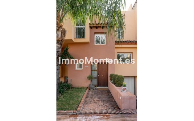 Bestaande woning - Geschakelde woning - Marbella - Nueva Andalucía