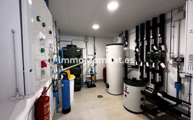 Wiederverkauf - Villa - Marbella - The Golden Mile