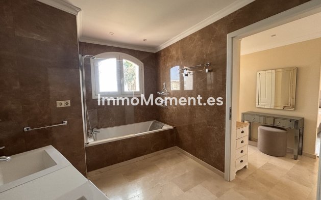 Revente - Villa - Estepona  - Selwo
