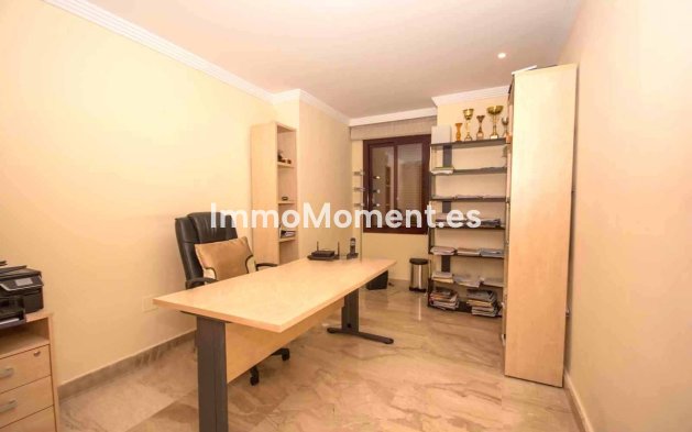 Resale - Apartment - Estepona - New Golden Mile