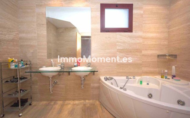 Resale - Apartment - Estepona - New Golden Mile