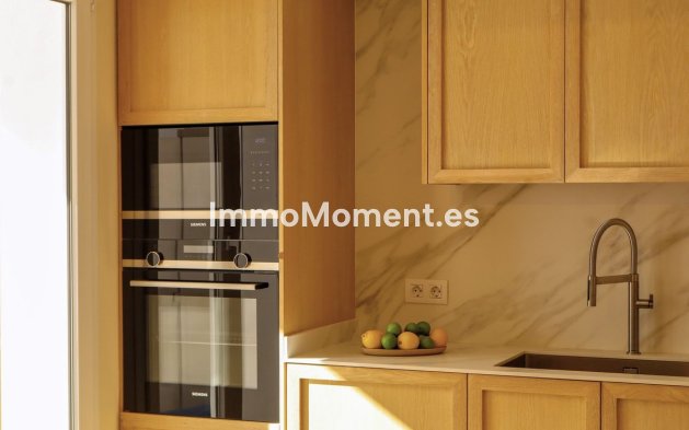 Resale - Apartment - Marbella - Nueva Andalucía