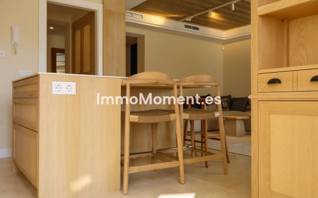 Resale - Apartment - Marbella - Nueva Andalucía