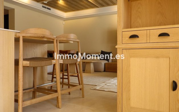 Resale - Apartment - Marbella - Nueva Andalucía