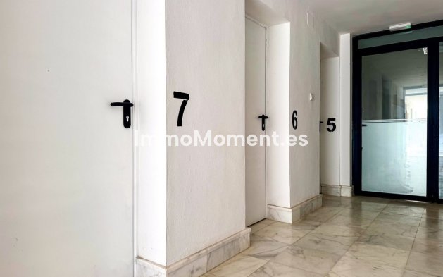 Resale - Apartment - Marbella - Nueva Andalucía