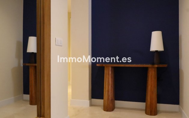 Resale - Apartment - Marbella - Nueva Andalucía