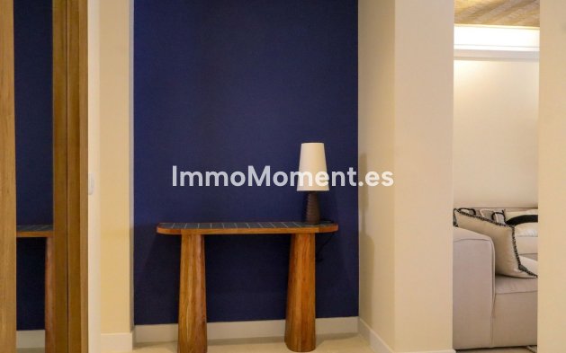 Resale - Apartment - Marbella - Nueva Andalucía