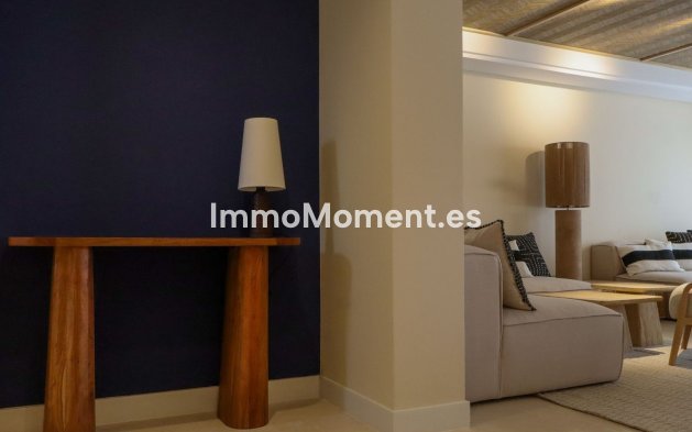 Resale - Apartment - Marbella - Nueva Andalucía