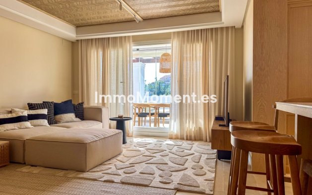 Resale - Apartment - Marbella - Nueva Andalucía