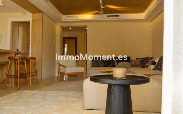 Resale - Apartment - Marbella - Nueva Andalucía