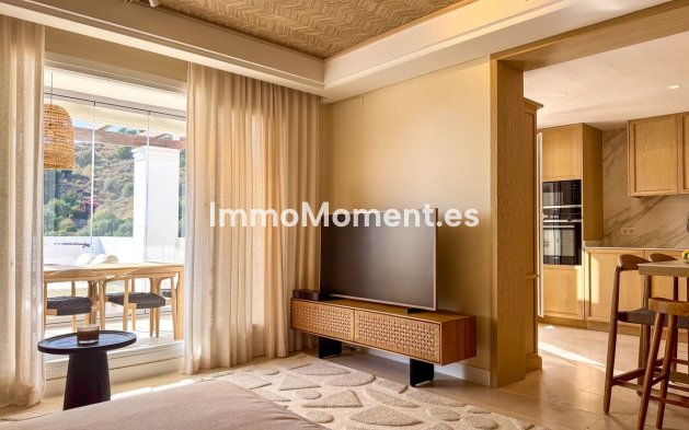 Resale - Apartment - Marbella - Nueva Andalucía