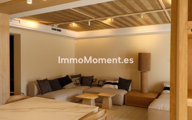 Resale - Apartment - Marbella - Nueva Andalucía