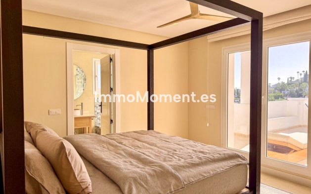 Resale - Apartment - Marbella - Nueva Andalucía