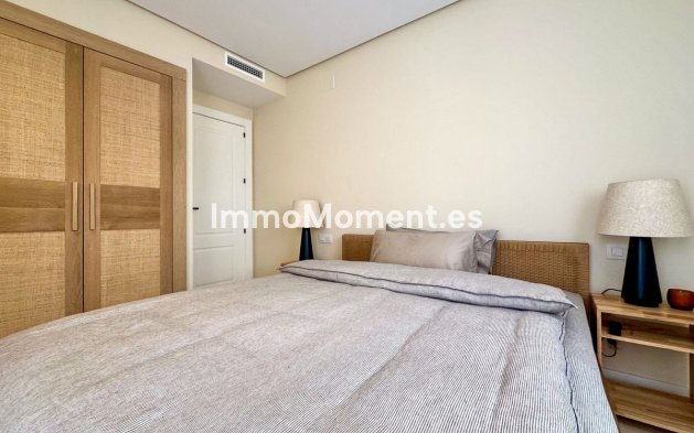 Resale - Apartment - Marbella - Nueva Andalucía