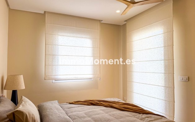 Resale - Apartment - Marbella - Nueva Andalucía