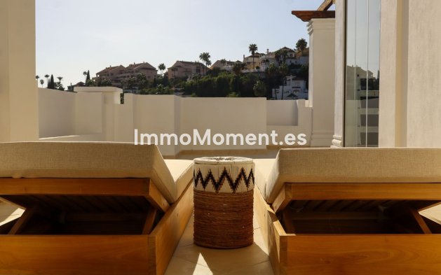 Resale - Apartment - Marbella - Nueva Andalucía