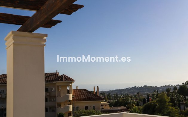 Resale - Apartment - Marbella - Nueva Andalucía