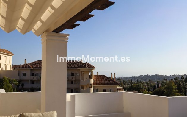 Resale - Apartment - Marbella - Nueva Andalucía