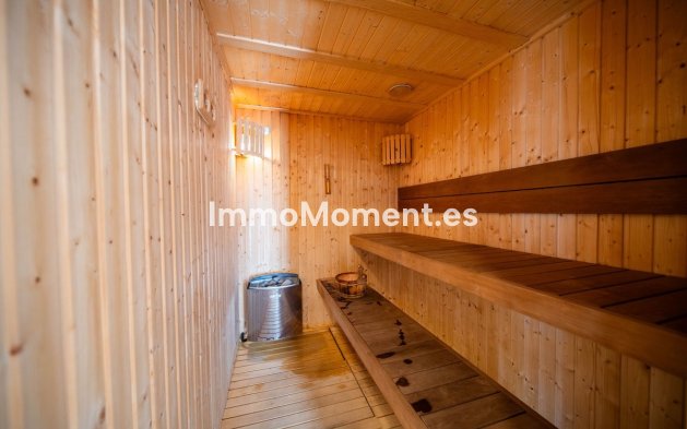 Resale - Apartment - Fuengirola - Carvajal