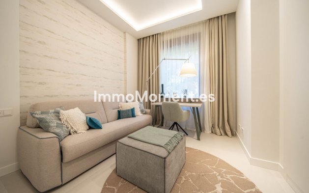 Reventa - Villa - Marbella - Marbella Centro