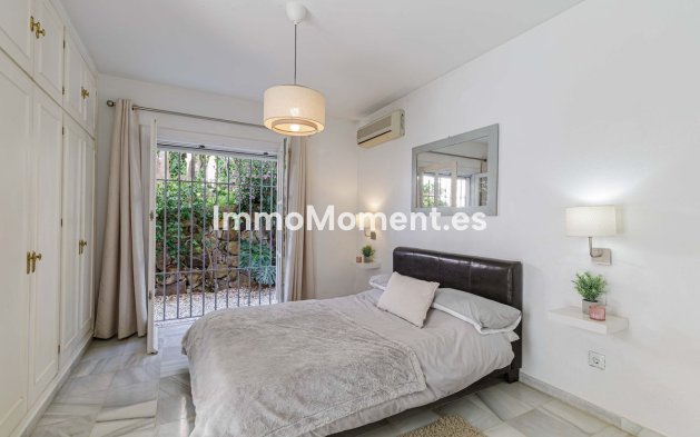 Resale - Villa - El Paraiso - New Golden Mile