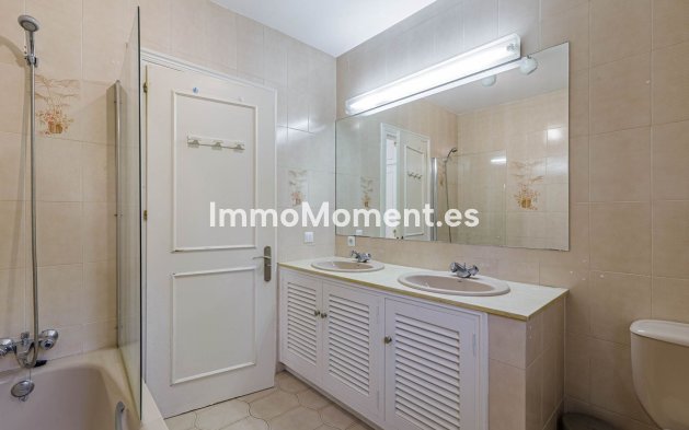 Resale - Villa - El Paraiso - New Golden Mile