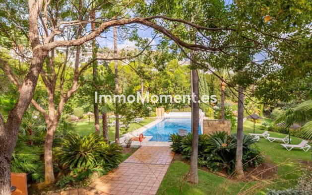 Resale - Apartment - Benahavís - La Quinta