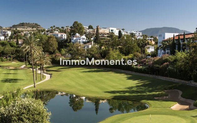 Resale - Apartment - Benahavís - La Quinta