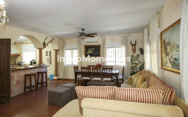 Reventa - Casa de campo - Interior  - Monda