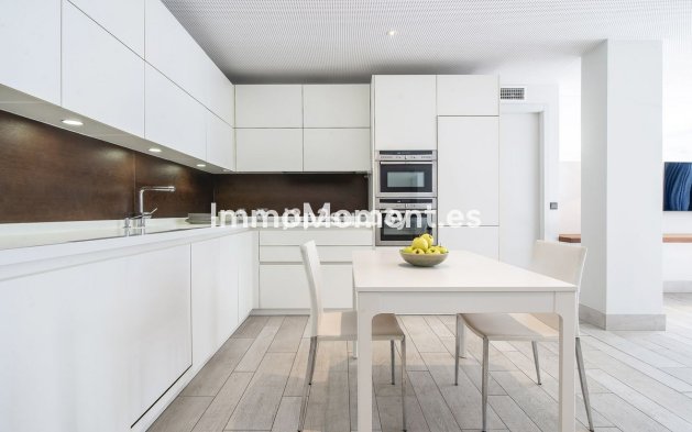 Resale - Apartment - Marbella - Guadalmina Baja