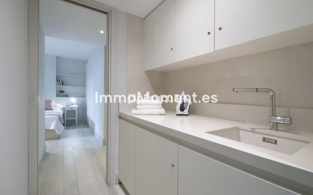 Resale - Apartment - Marbella - Guadalmina Baja