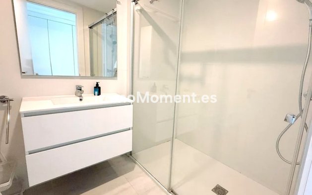 Resale - Apartment - Estepona - Selwo