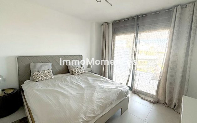 Resale - Apartment - Estepona - Selwo