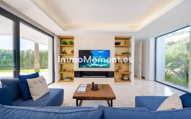 Resale - Villa - Marbella - Nueva Andalucía