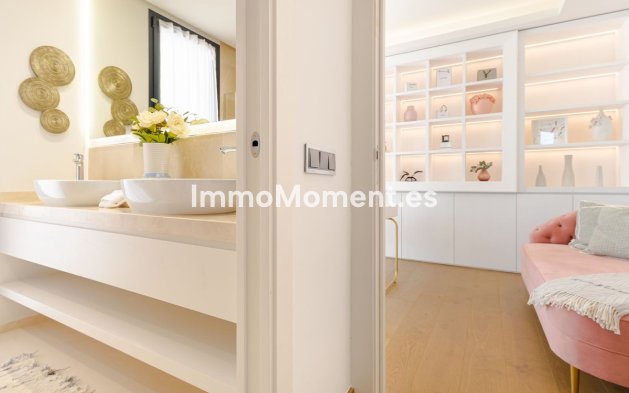 Resale - Villa - Marbella - Nueva Andalucía