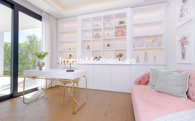 Resale - Villa - Marbella - Nueva Andalucía