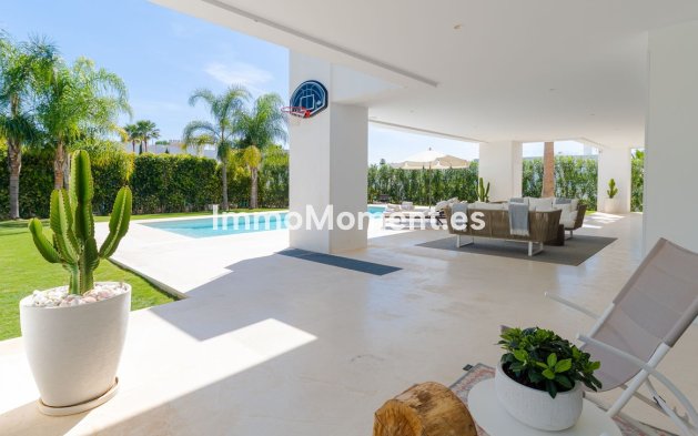 Resale - Villa - Marbella - Nueva Andalucía