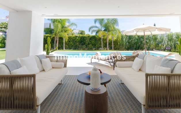 Resale - Villa - Marbella - Nueva Andalucía